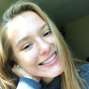 Meet your Posher, Alyssa